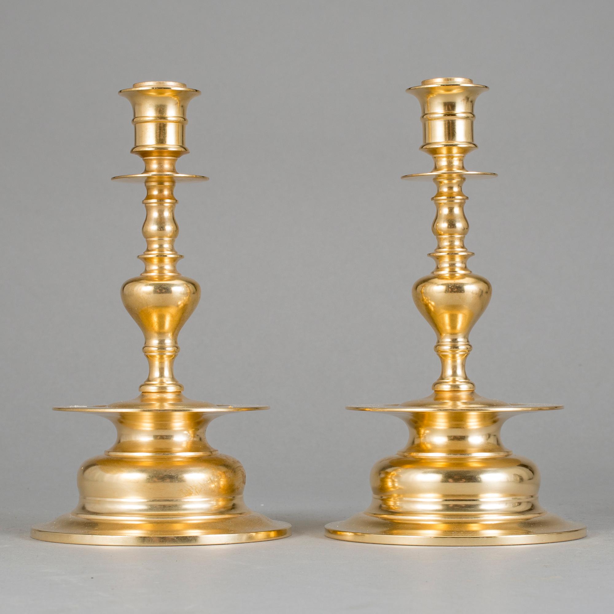 LJUSSTAKAR, ett par, mässing, No 58, Skultuna, omkring sekelskiftet 1900.