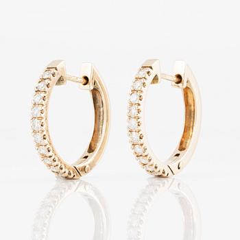 Earrings, hoops, 14K gold with brilliant-cut diamonds.