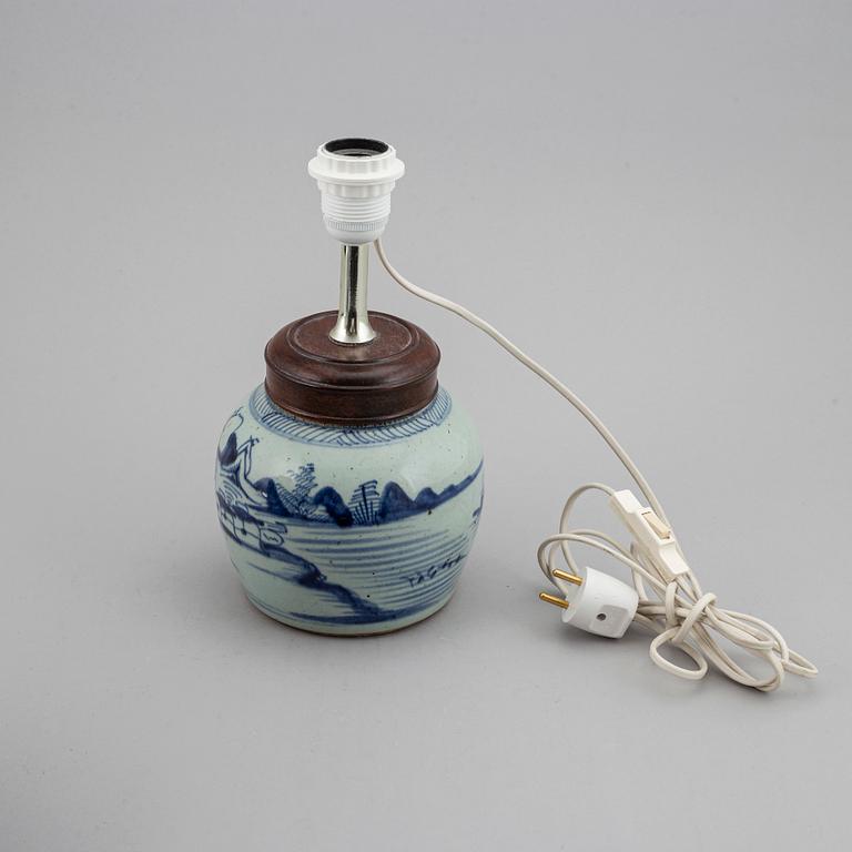 A blue and white jar with cover and one mounted as a lamp, Qing dynasty, 19th Century.