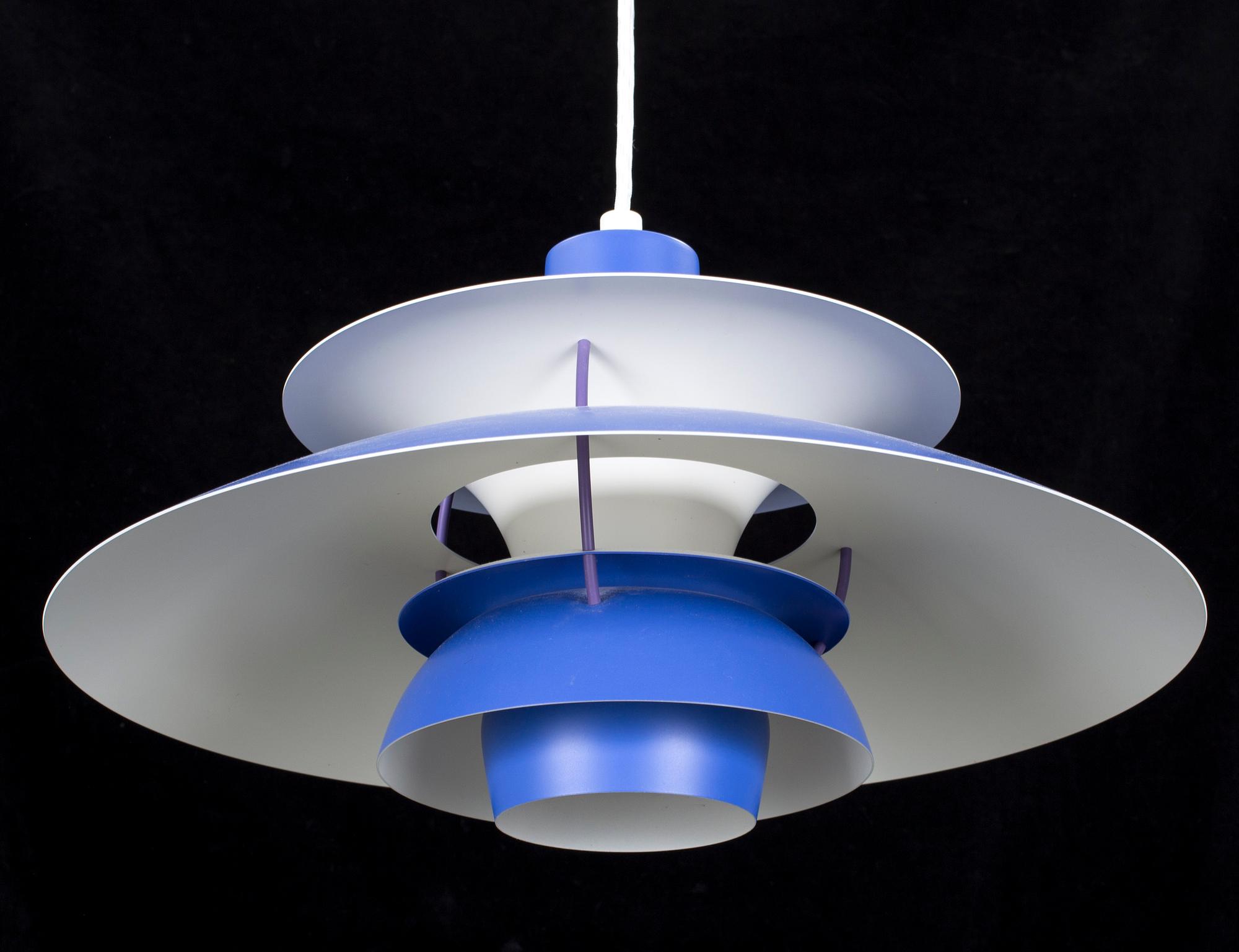 TAKLAMPA, "PH-lampa" design Poul Henningsen för Louis Poulsen, 1900-talets andra hälft.