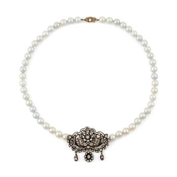 506A. Necklace/brooch, cultured pearls, silver with old-cut diamonds.