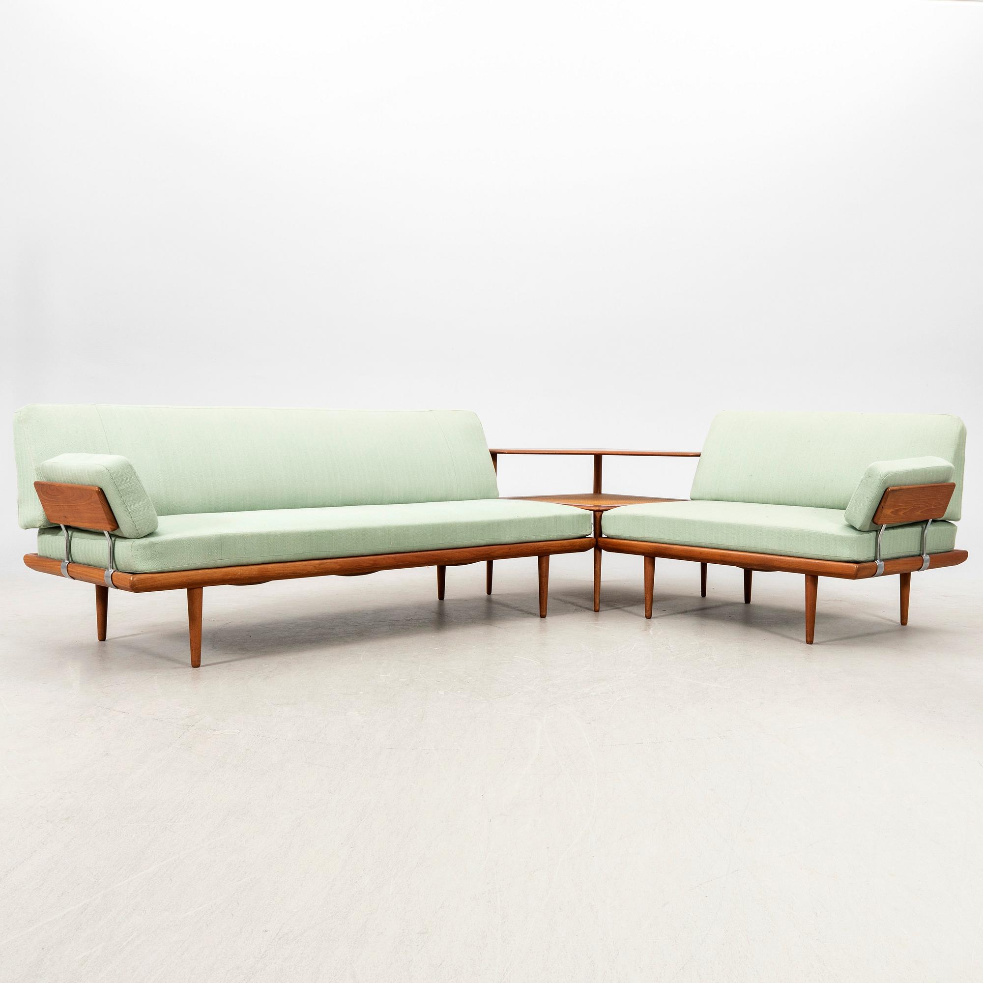 Peter Hvidt & Orla Mølgaard Nielsen, hörnsoffa med bord 3 dlr, "Minerva", France & Daverkosen Danmark 1950/1960-tal.