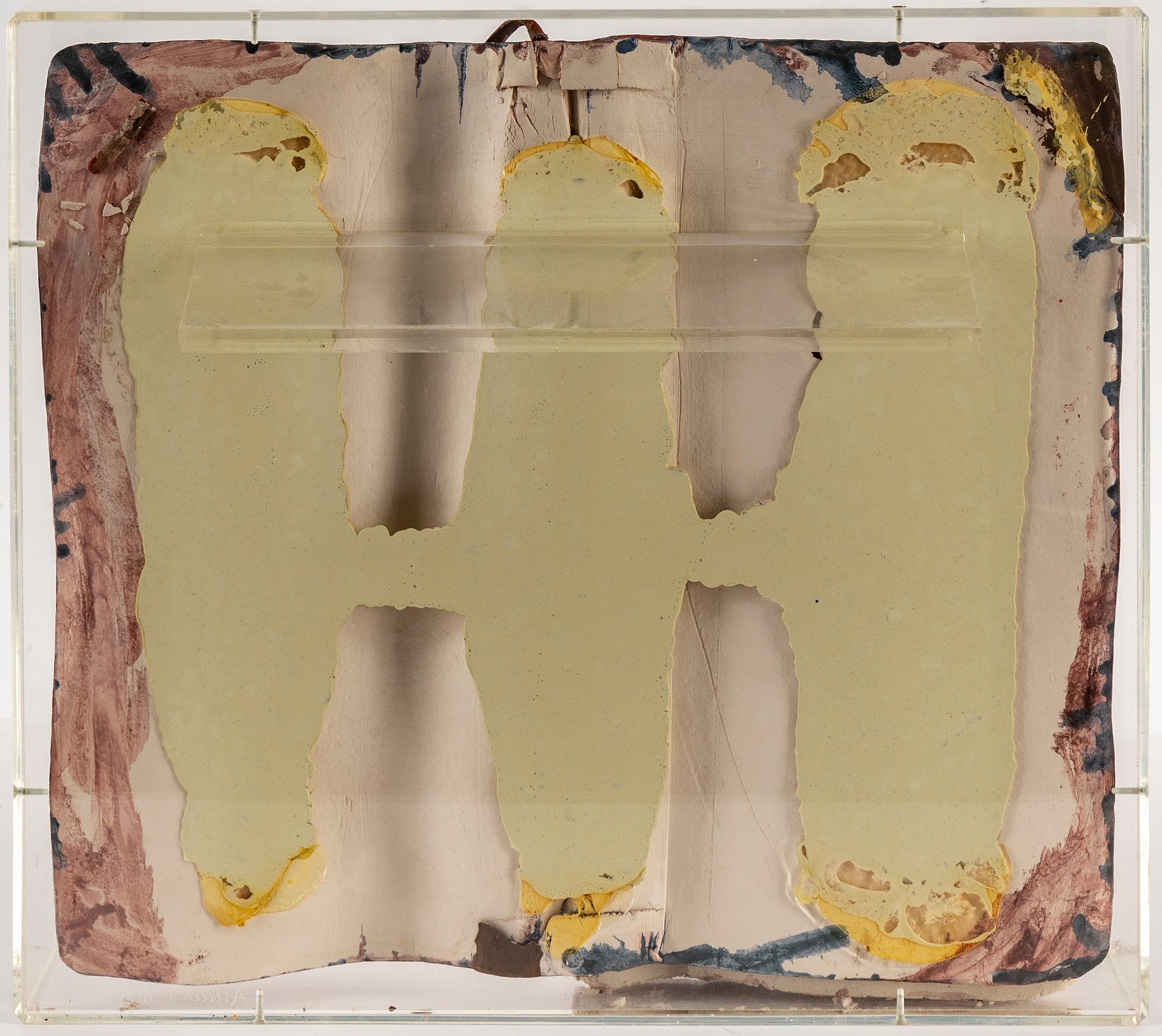 ANNIKA MASOLLE, Skulptur, lergods i plexilåda, signerad i plexilådan och daterad -90.