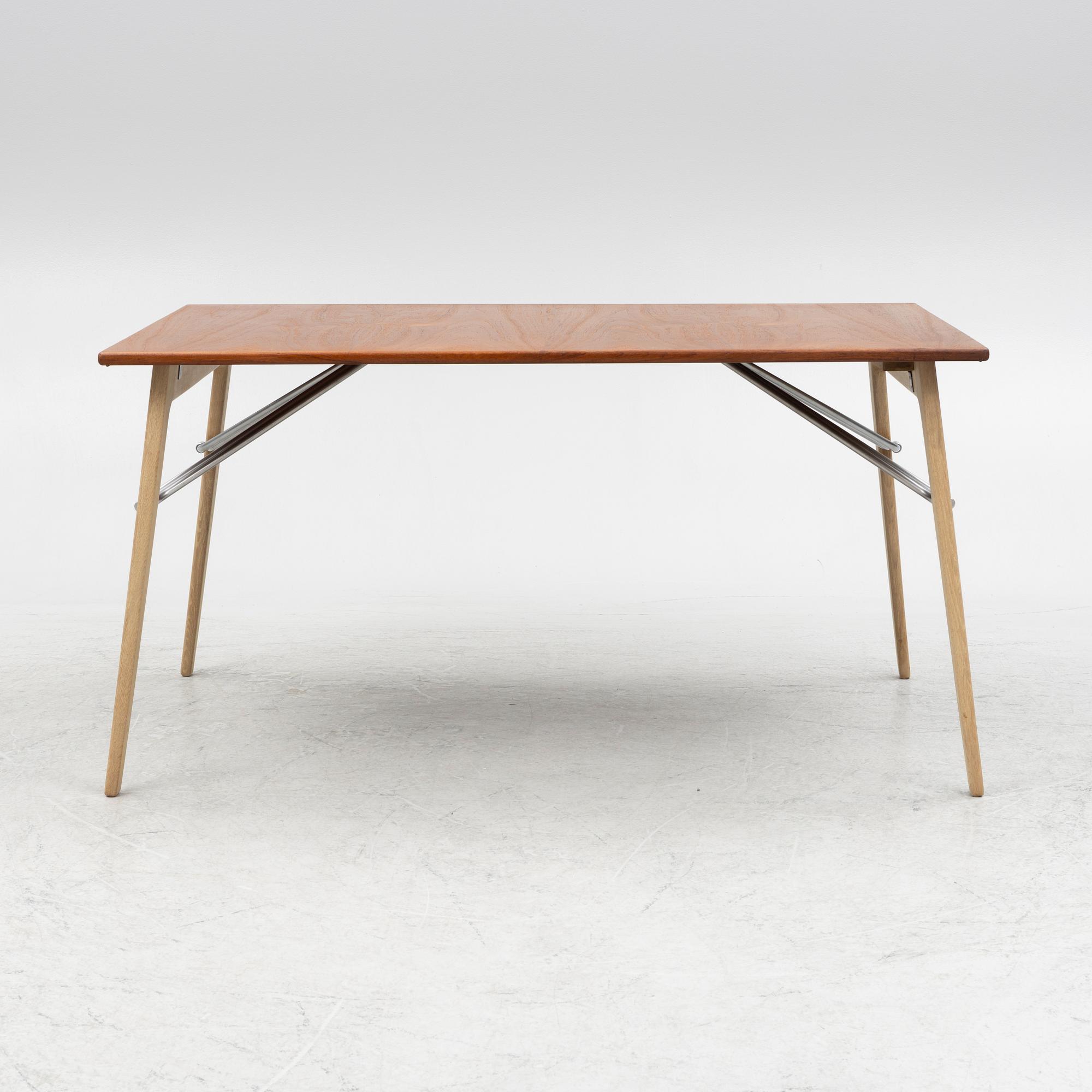 Børge Mogensen, dining table, model 162, Søborg Møbelfabrik, Denmark, 1950s.