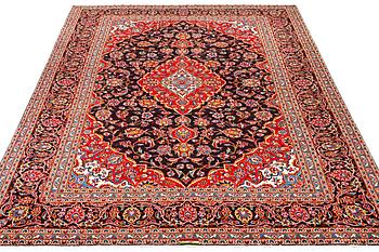 A Keshan carpet, c. 373 x 260 cm.