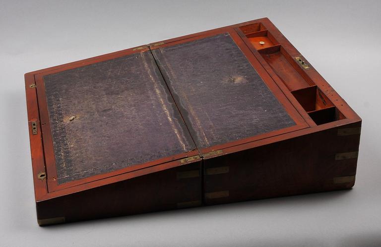 SKRIVSCHATULL, mahogny, England, 1858.
