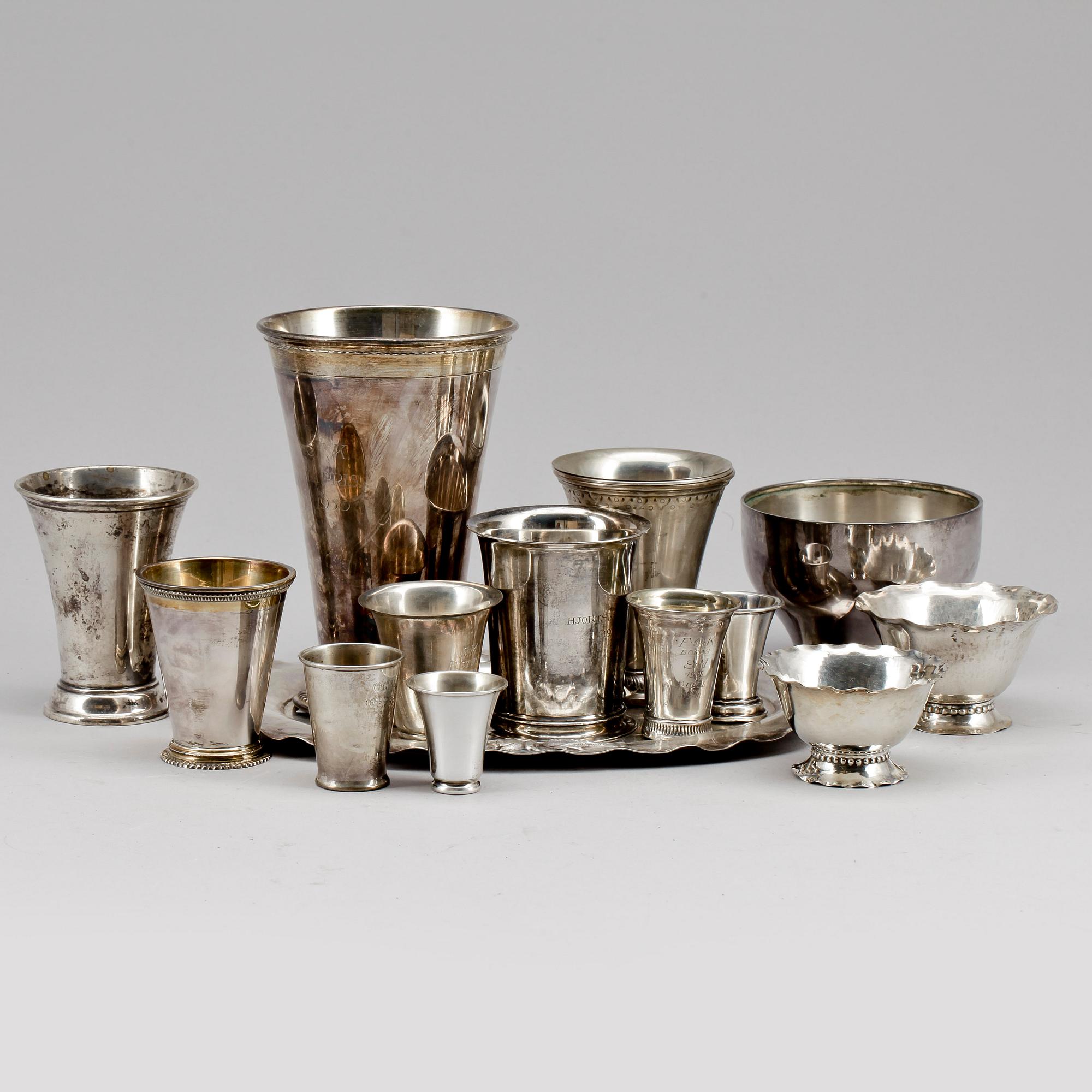 PARTI SILVER, 16 delar,  bla C G Hallberg, Stockholm, 1900-tal. Totalvikt ca 951 gram.