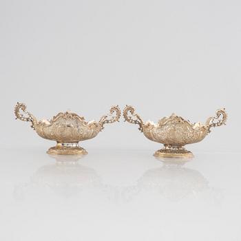 Walter & John Barnard samt Goldsmiths & Silversmiths Co, skålar, ett par, silver, London, England, 1894.