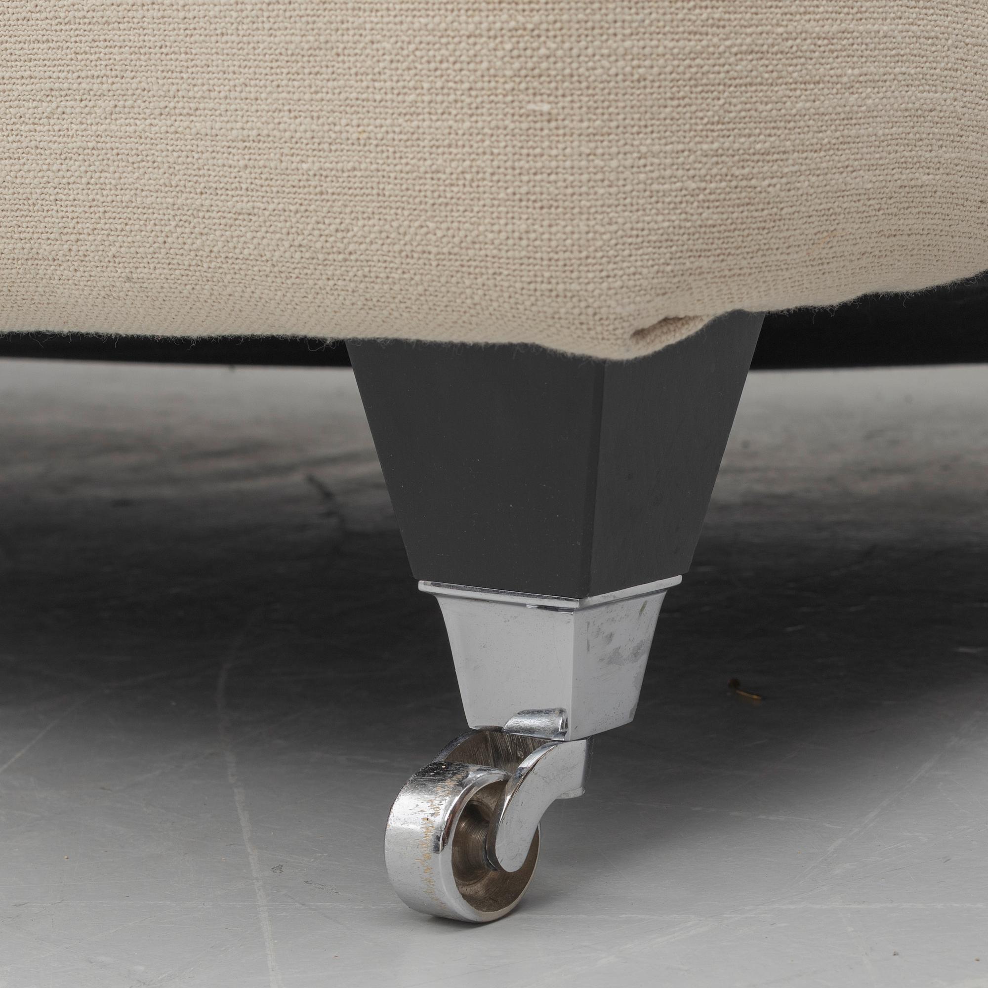 A Howard model sofa, DIS Inredning.