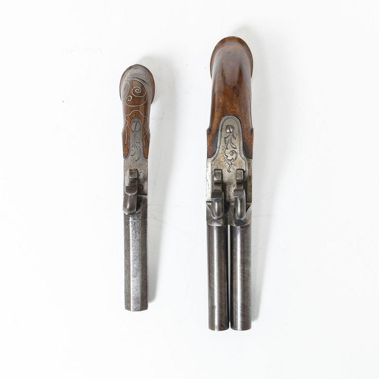 Slaglåspistoler 2 st, belgiska, 1800-talets mitt.