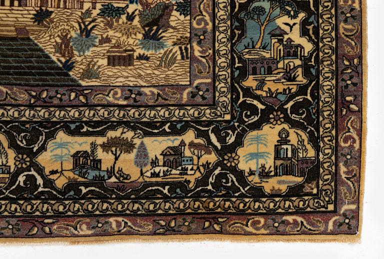 An antique Keshan 'Dabir' rug, Central Persia, c. 128 x 109 cm.