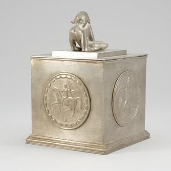 A Svenskt Tenn pewter box, Stockholm 1928.