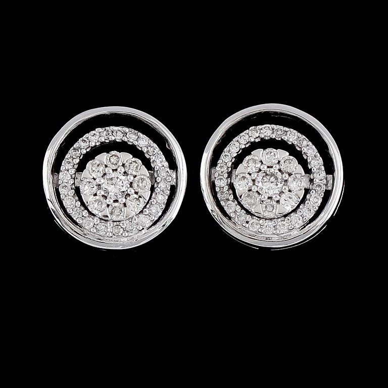 ÖRHÄNGEN, 1 par, 18K vitguld, diamanter tot ca 0.43 ct.