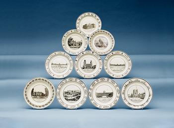 1328. A set of 10 French dinner plates, Criel, early 19th Century.
