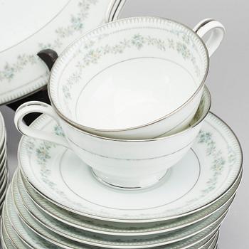 A Japanese Noritake 78 pcs dinner set, mid 1900's.