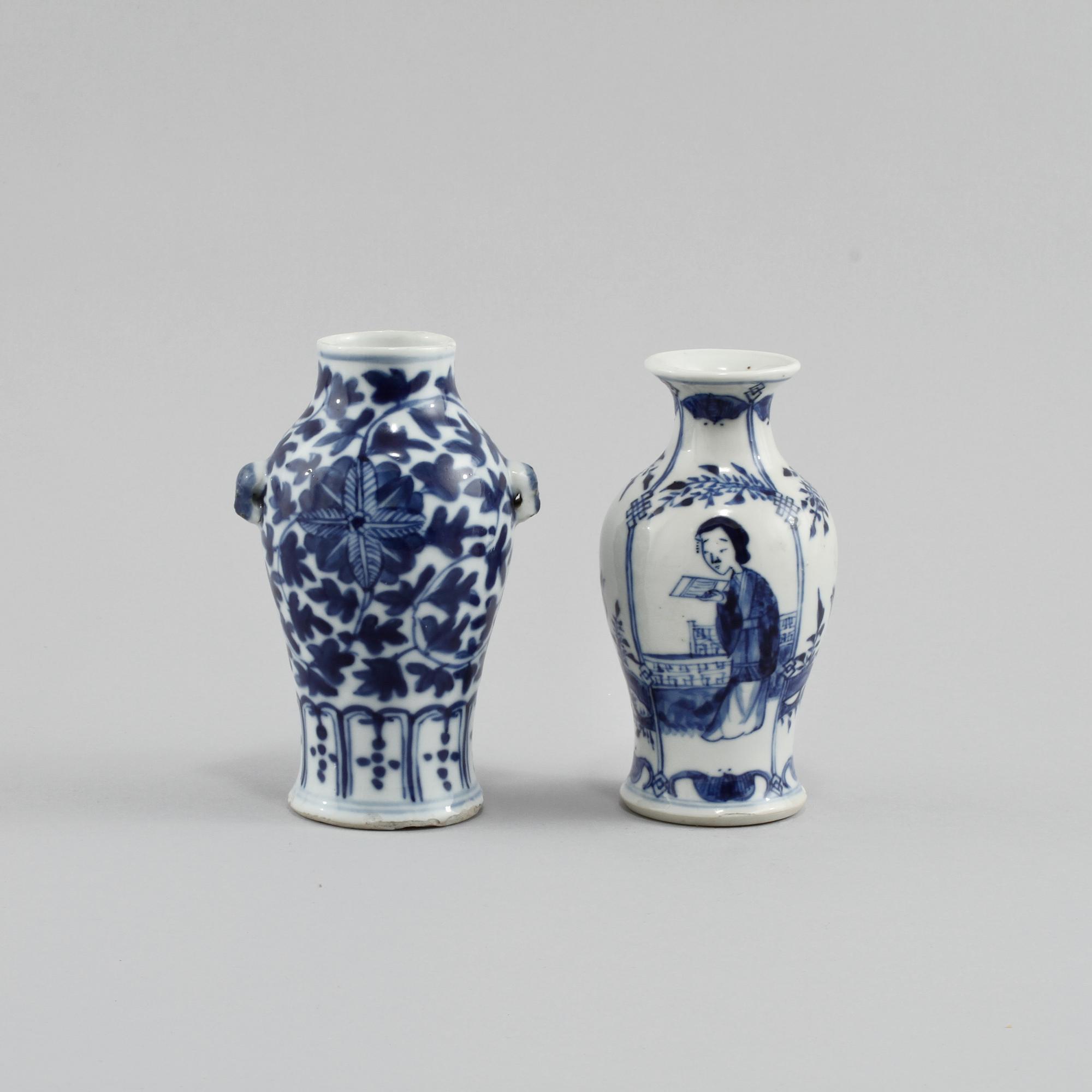 VASER, 2 st, porslin, Kina, 1900-tal.