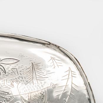 Tapio Wirkkala, A 'Bear hunting' silver dish, Tillander, Helsinki 1953.