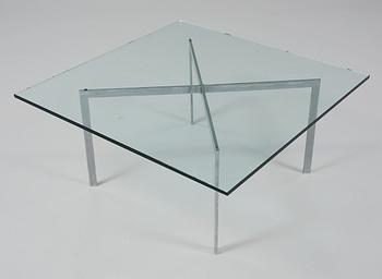 SOFFBORD, "Barcelona", Mies van der Rohe, modellen formgiven år 1929.