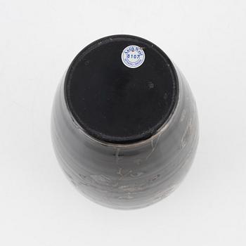 A Japanese urn with cover, 19th century.