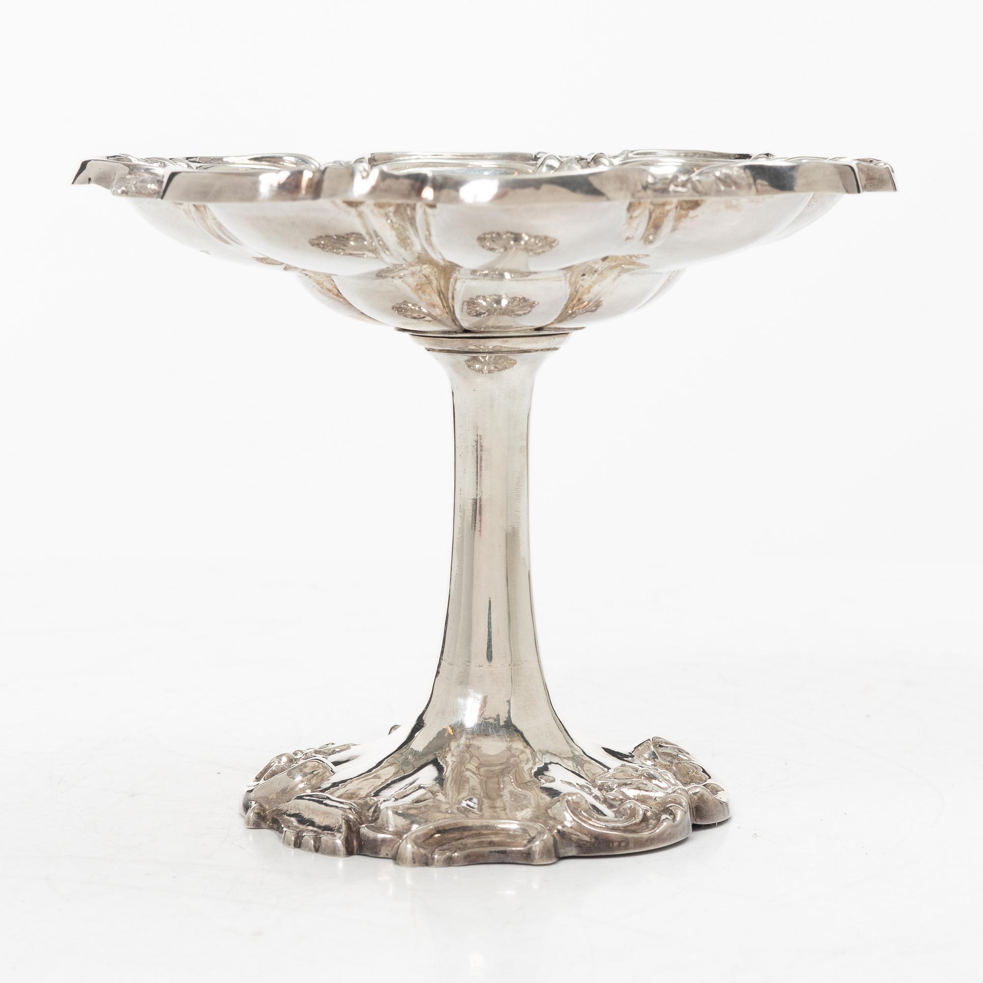 Christian Hammer, liten uppsatsskål, silver, Stockholm 1857. Nyrokoko.