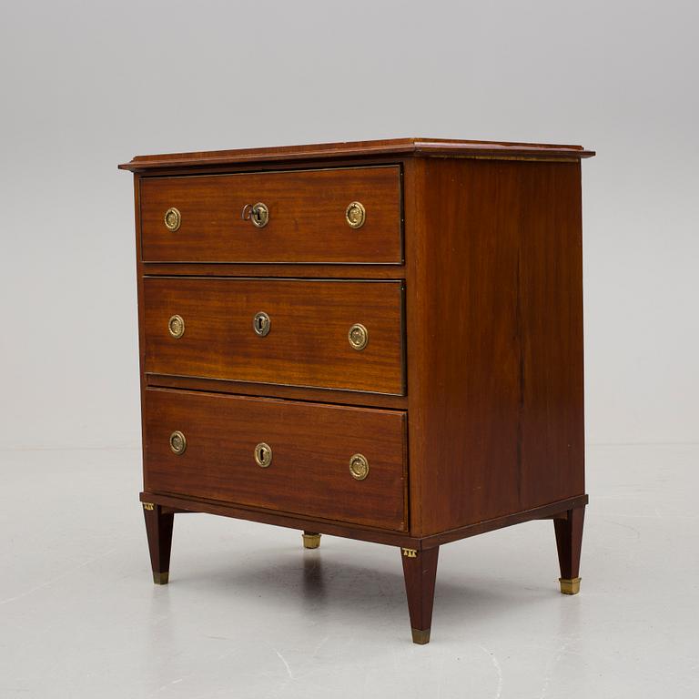 BYRÅ, sengustaviansk, 1800-talets första hälft.