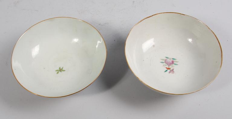 SKÅLAR, 2 st, porslin, Kina. 1800/1900-tal.