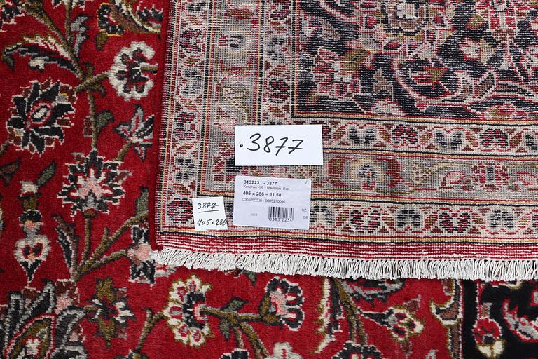A CARPET, Kashan, ca  405 x 286 cm.