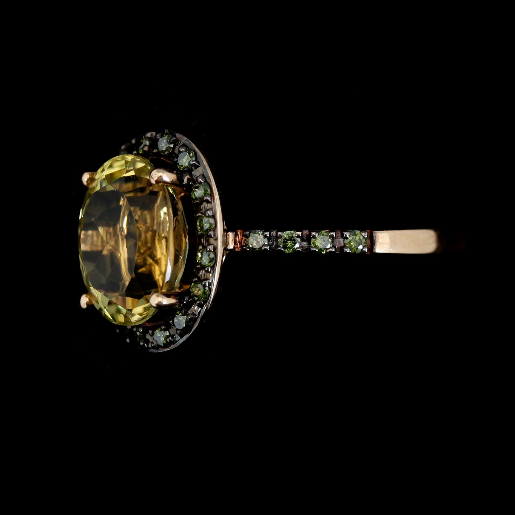 RING, 14K guld, grönfärgade diamanter och citrongul topas.
