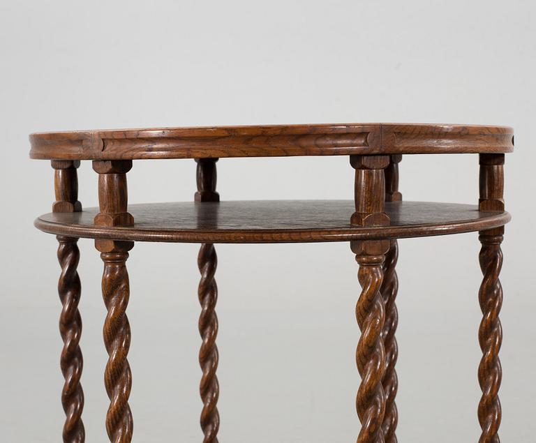 AN OAK TABLE FROM NORDISKA KOMPANIET, 1921.