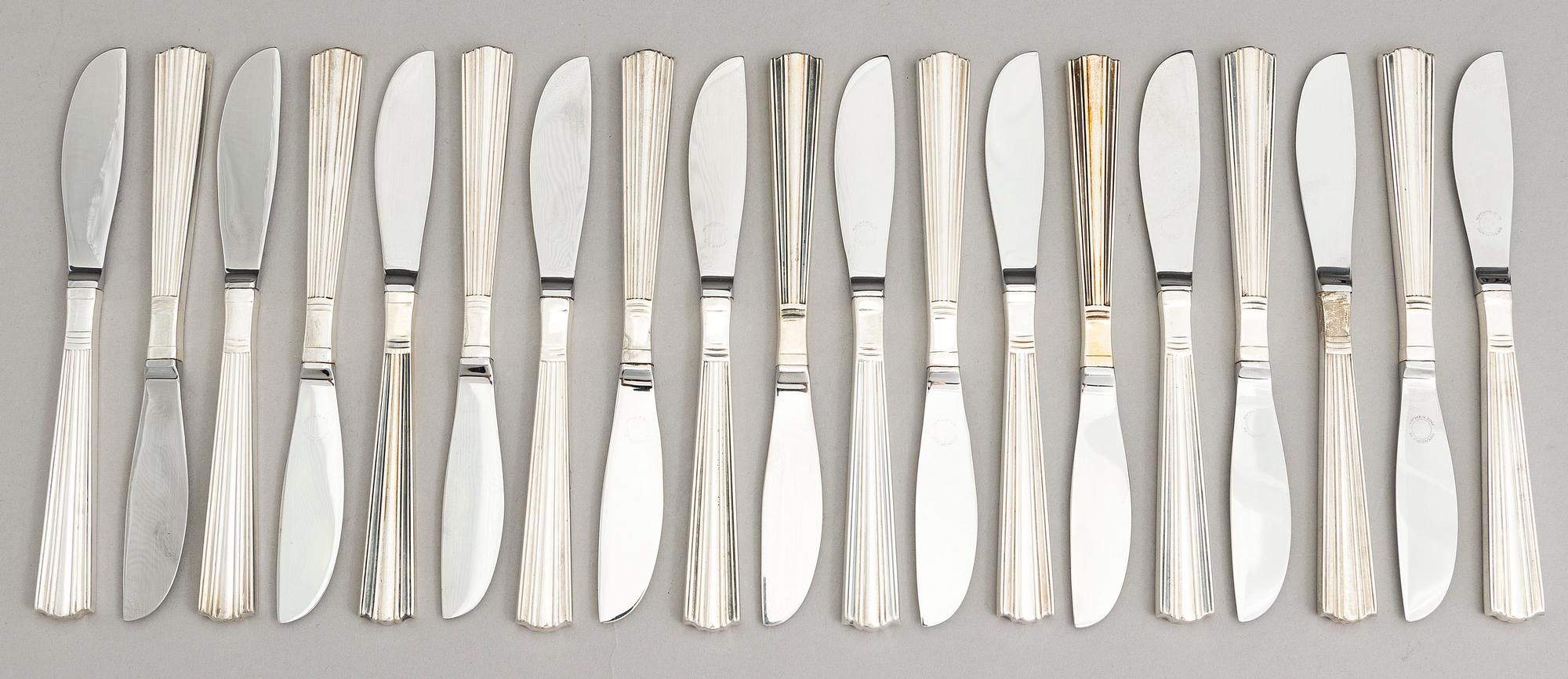 HOLGER RASMUSSEN, ATERIMIA ja LASINALUSIA, 56 osaa, hopeaa 916/925, "Margit", Hopeatehdas oy, Helsinki 1960-luku.