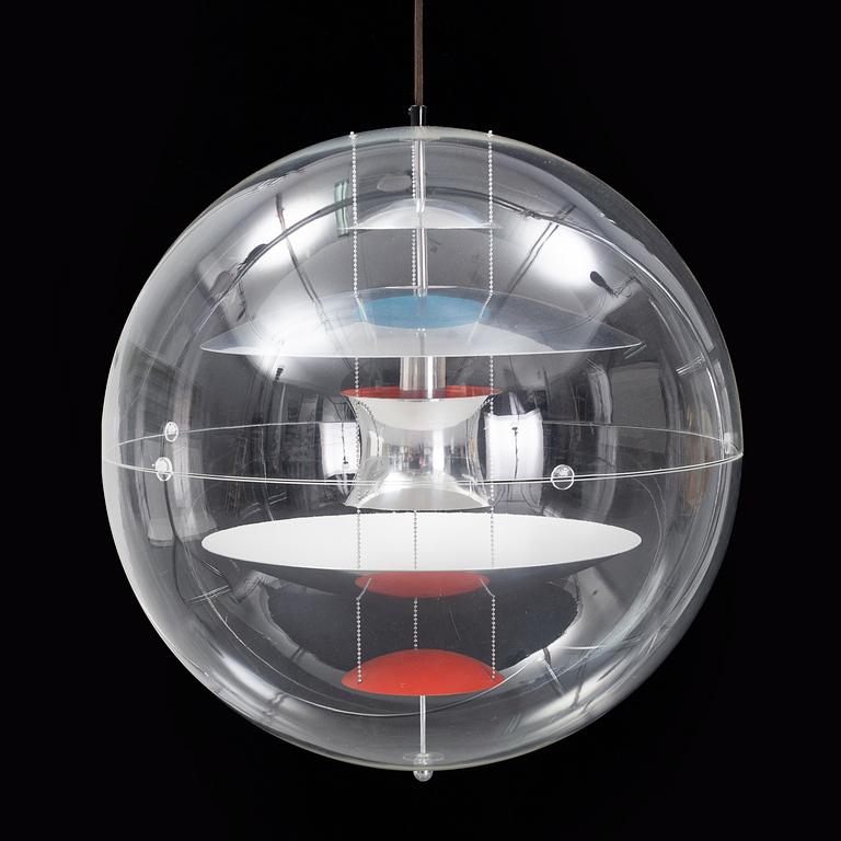 Verner Panton,  a 'VP Globe' ceiling light, Louis Poulsen, Danmark.