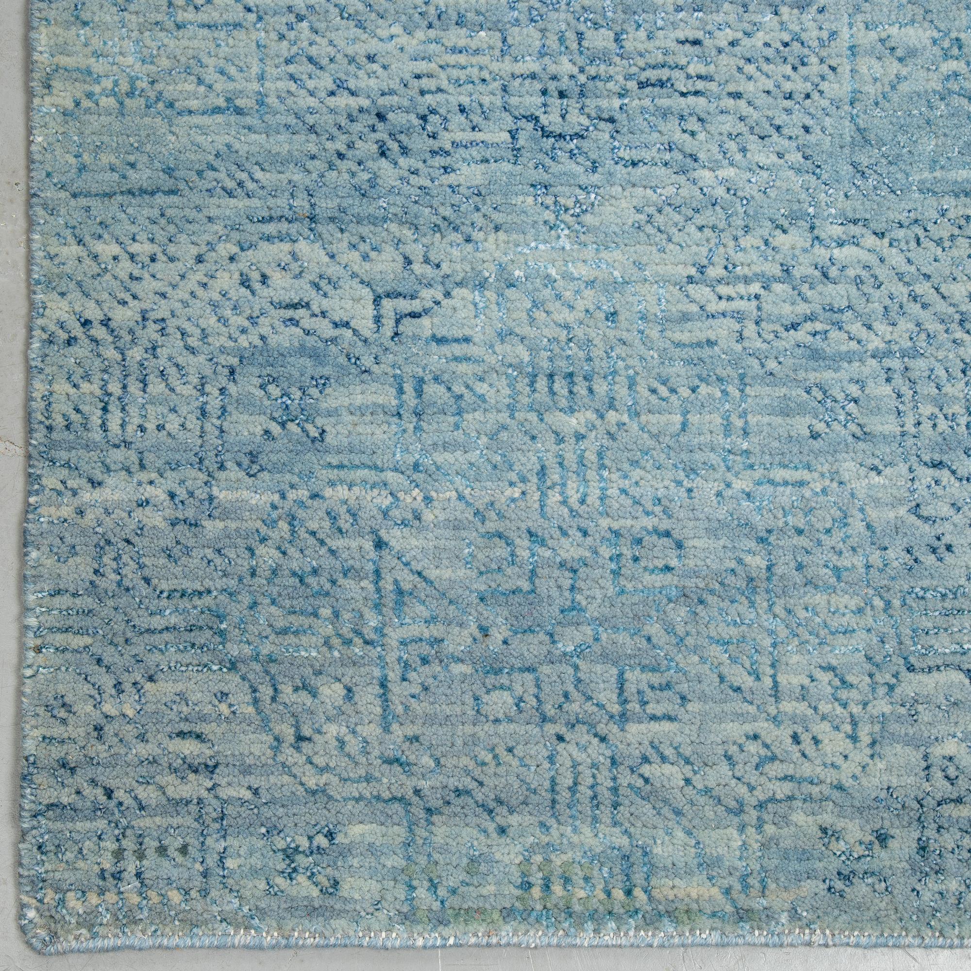 A runner, Oriental, ca 305 x 82 cm.