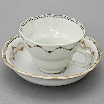 BÅLSKÅL samt KAFFEKOPPAR, 11 st, porslin, Kina, 1700/1800-tal.