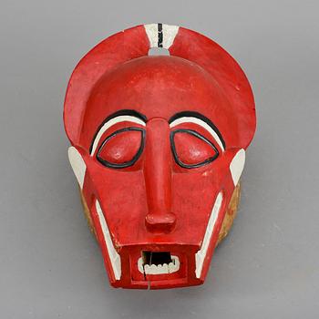 MASKER, 2 st, Västafrika, 1900-tal.