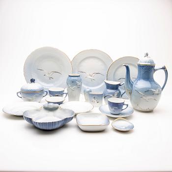 Bing & Grøndahl, Service 91 pcs "Måsen", Denmark, 20th century.