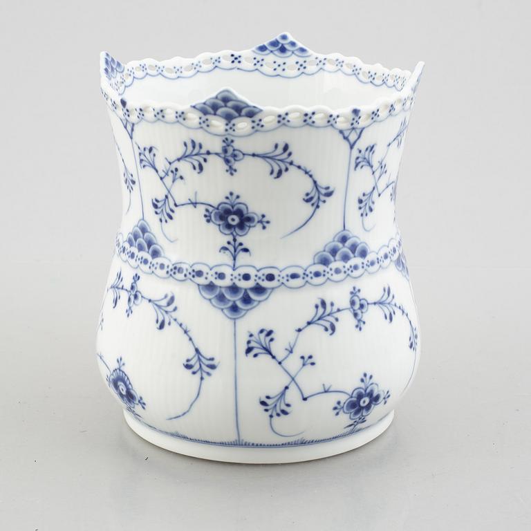 A 'Blue Fluted Full Lace' / 'Musselmalet' porcelain vase / pot, Royal Copenhagen, model 1132, 1898-1923.