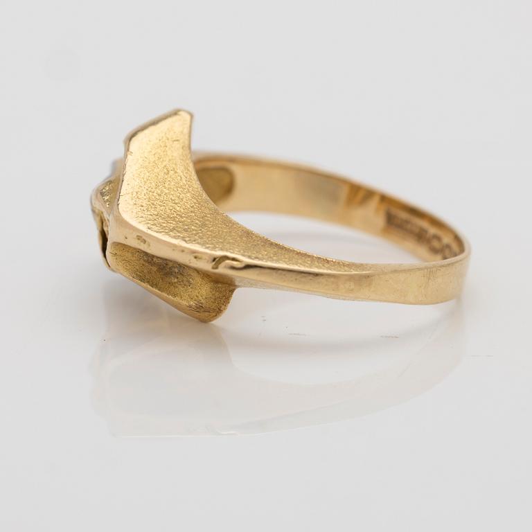 Björn Weckström, Ring, “Episode”, 18K gold and platinum, Lapponia, 1963.