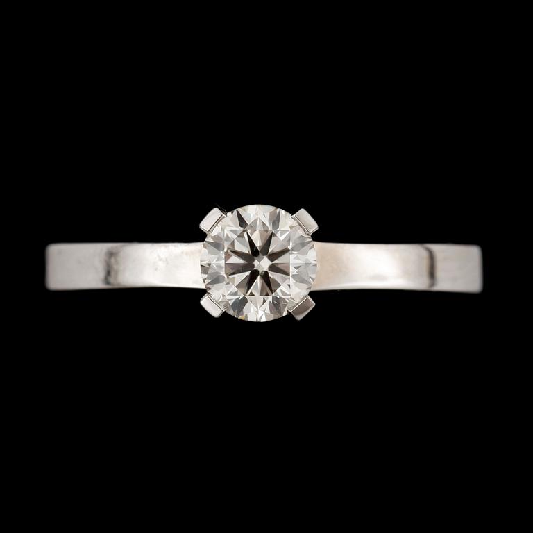 RING, 14k vitguld, med briljantslipad diamant ca0,60ct. Certifikat medföljer. 2000-tal. Vikt ca3,4g.
