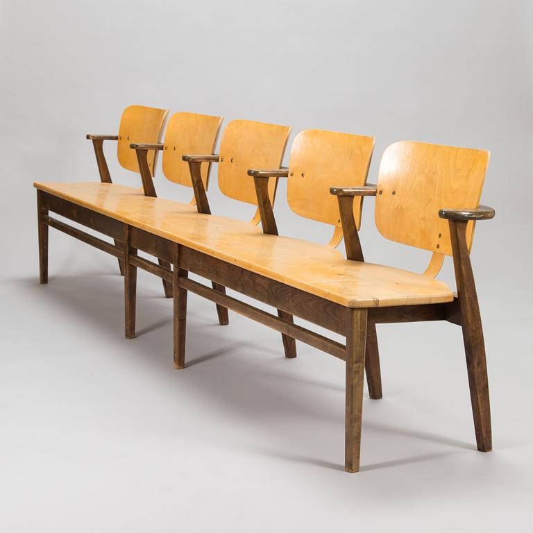 Ilmari Tapiovaara, An early 1950s five-seater 'Domus' bench row.