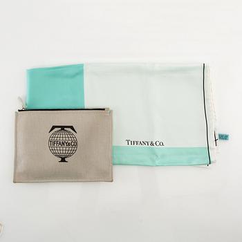 Tiffany & Co, scarf och necessär. - Bukowskis