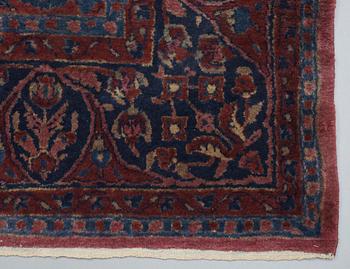 SEMI-ANTIQUE SAROUK. 303 x 268,5 cm.