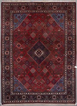 MATTA, Bachtiari, old. Ca 325x237 cm.