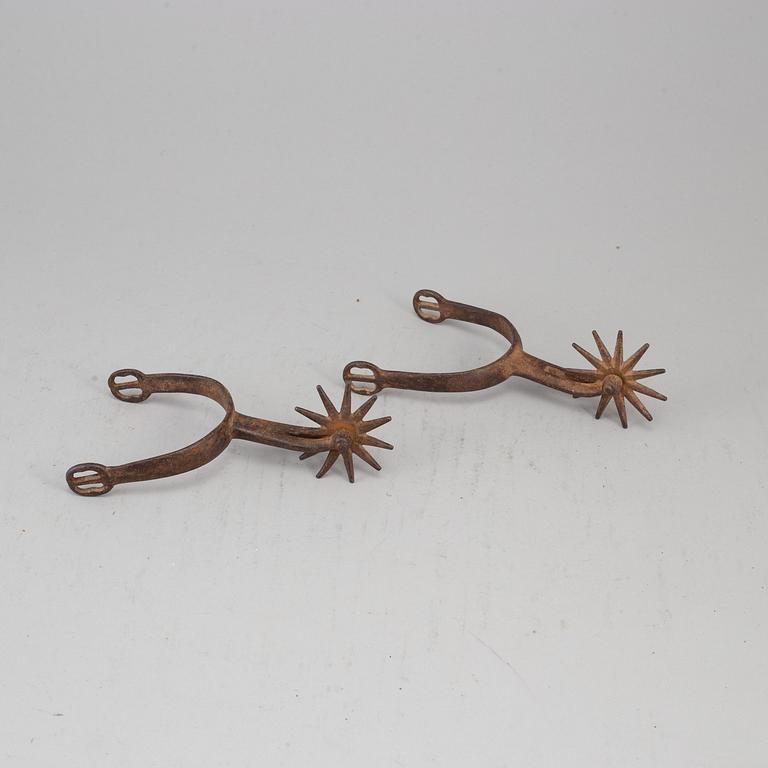 SPORRAR ett par och BETSEL, smide, 1800-tal.