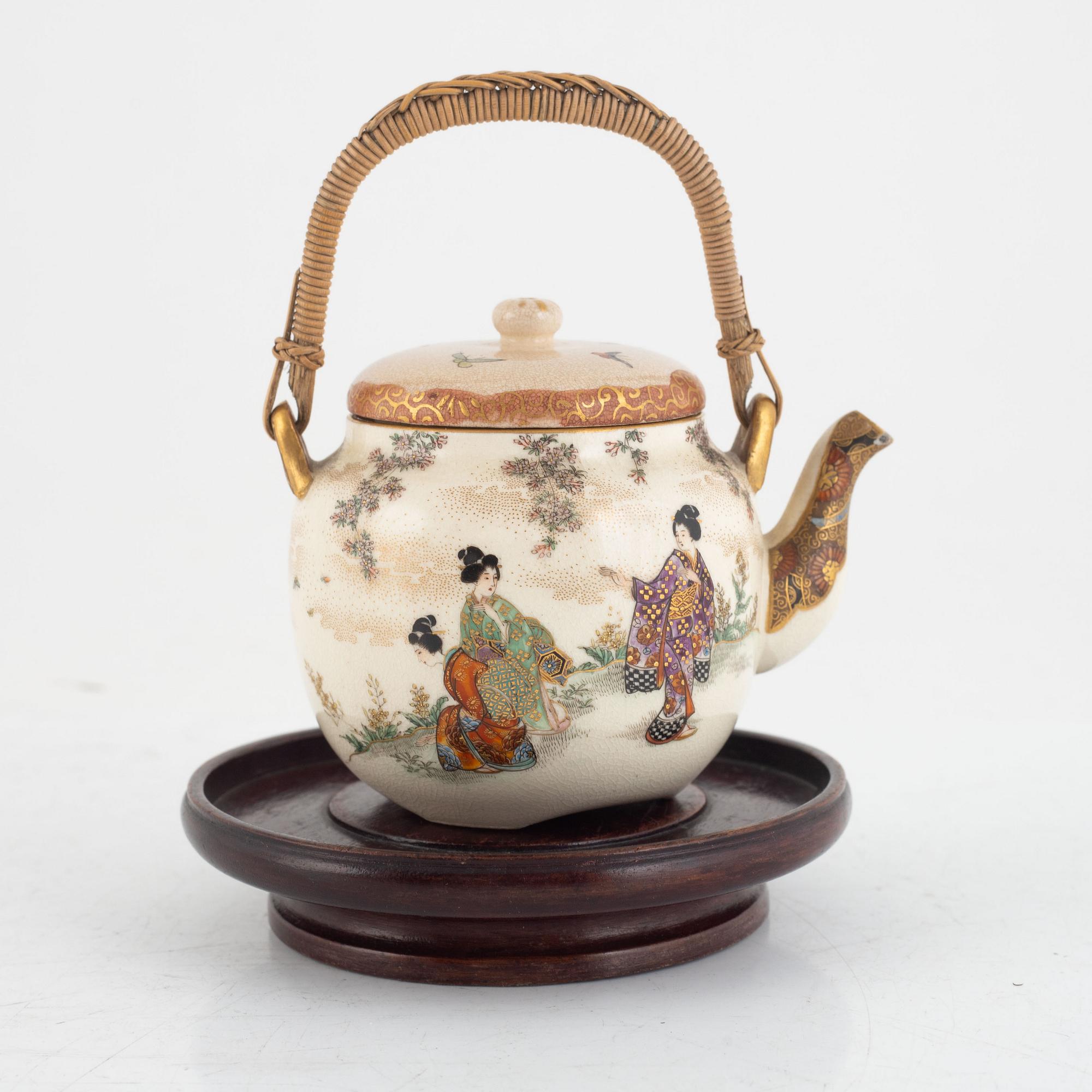 Tekanna, Satsuma, Japan, Meiji (1868-1912), signerad.
