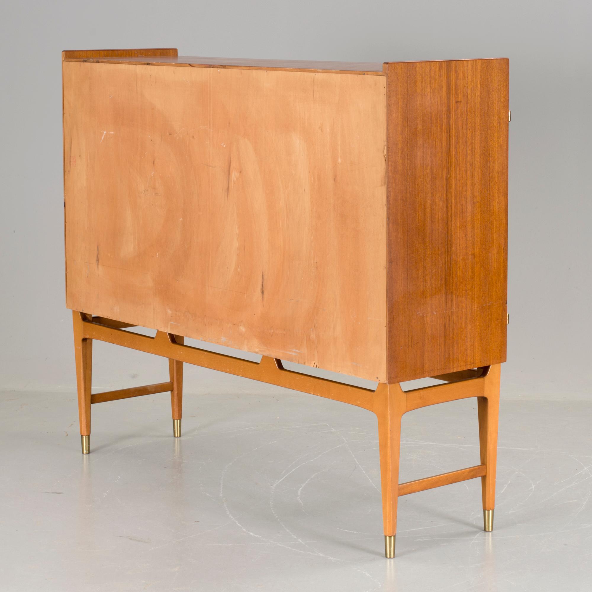 SIDEBOARD / SKÅP, 1900-talets mitt.