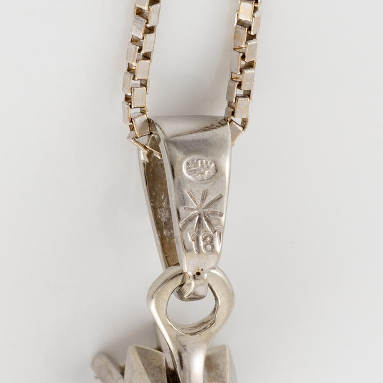 Necklace 18K white gold with brilliant-cut diamond.