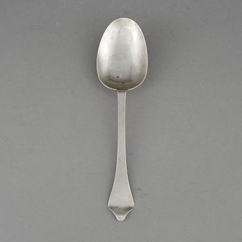 SKED, silver, 1700-talets första hälft. Vikt 41 g.