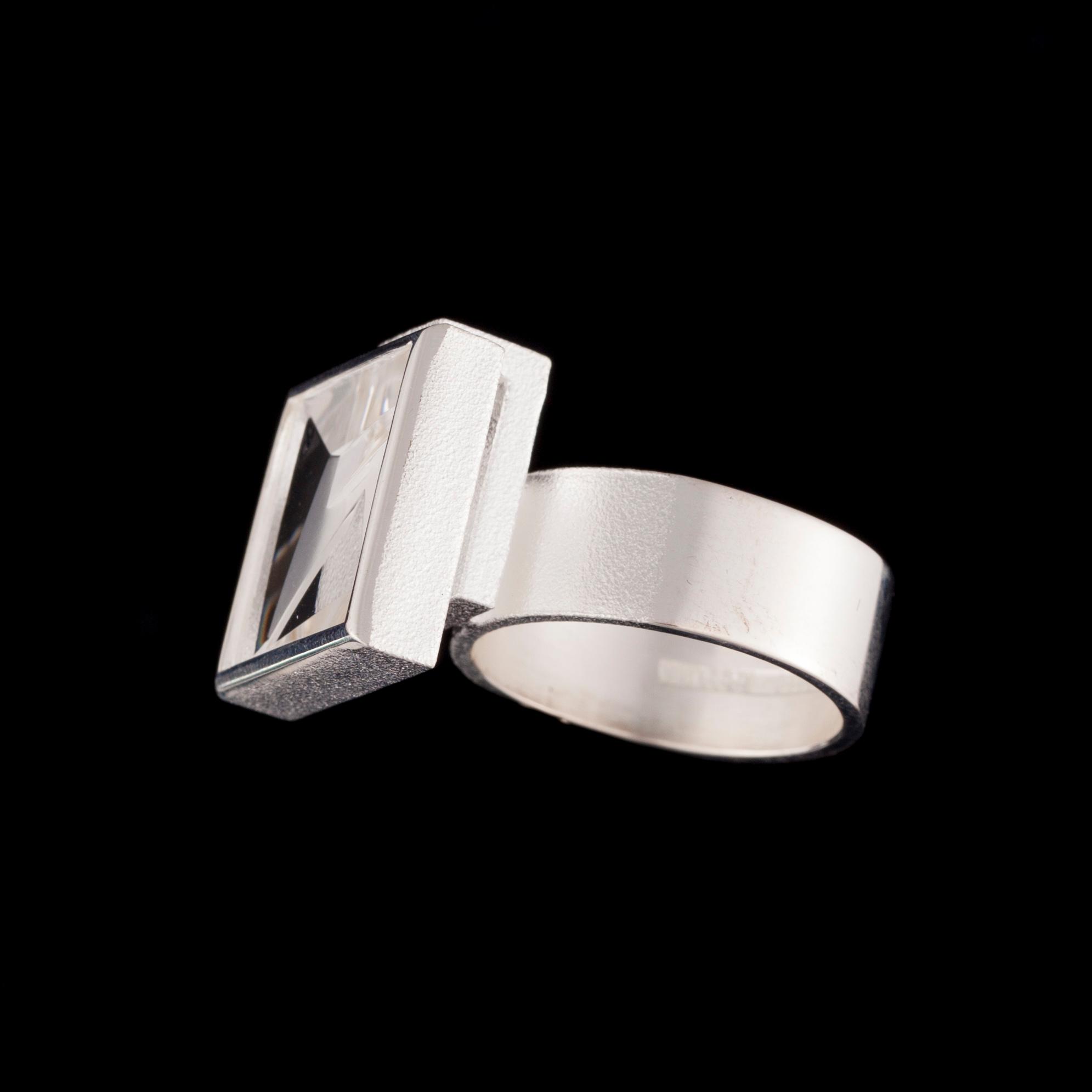 RING, Contempo, sterling silver, bergskristall, Björn Weckström Lapponia 2008. Vikt 13 g.