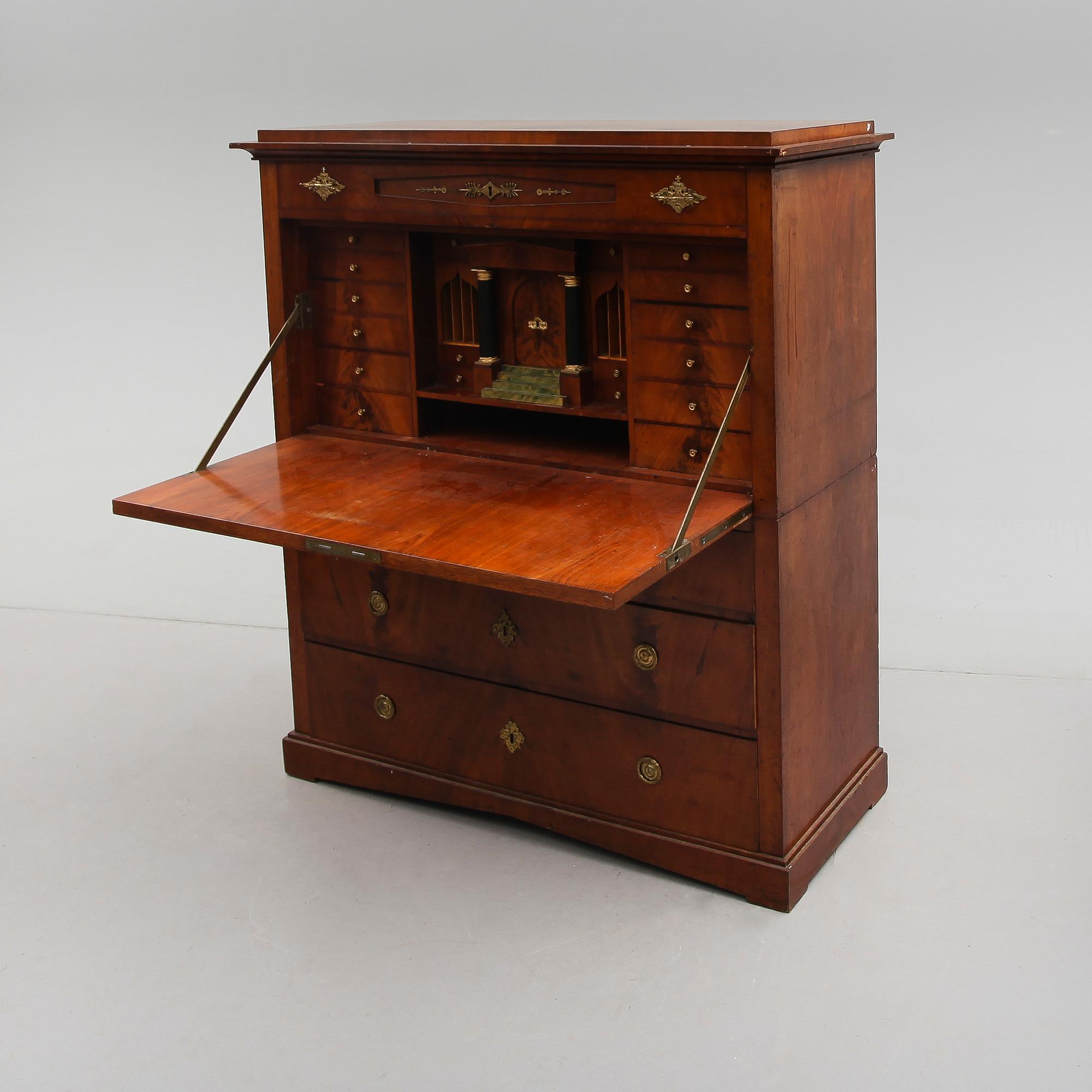 CHIFFONJÉ, empire, 1800-talets första hälft.