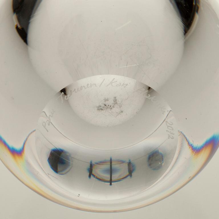 VAS, glas, signerad Panu Turunen / Kari Alakoski, 2012.